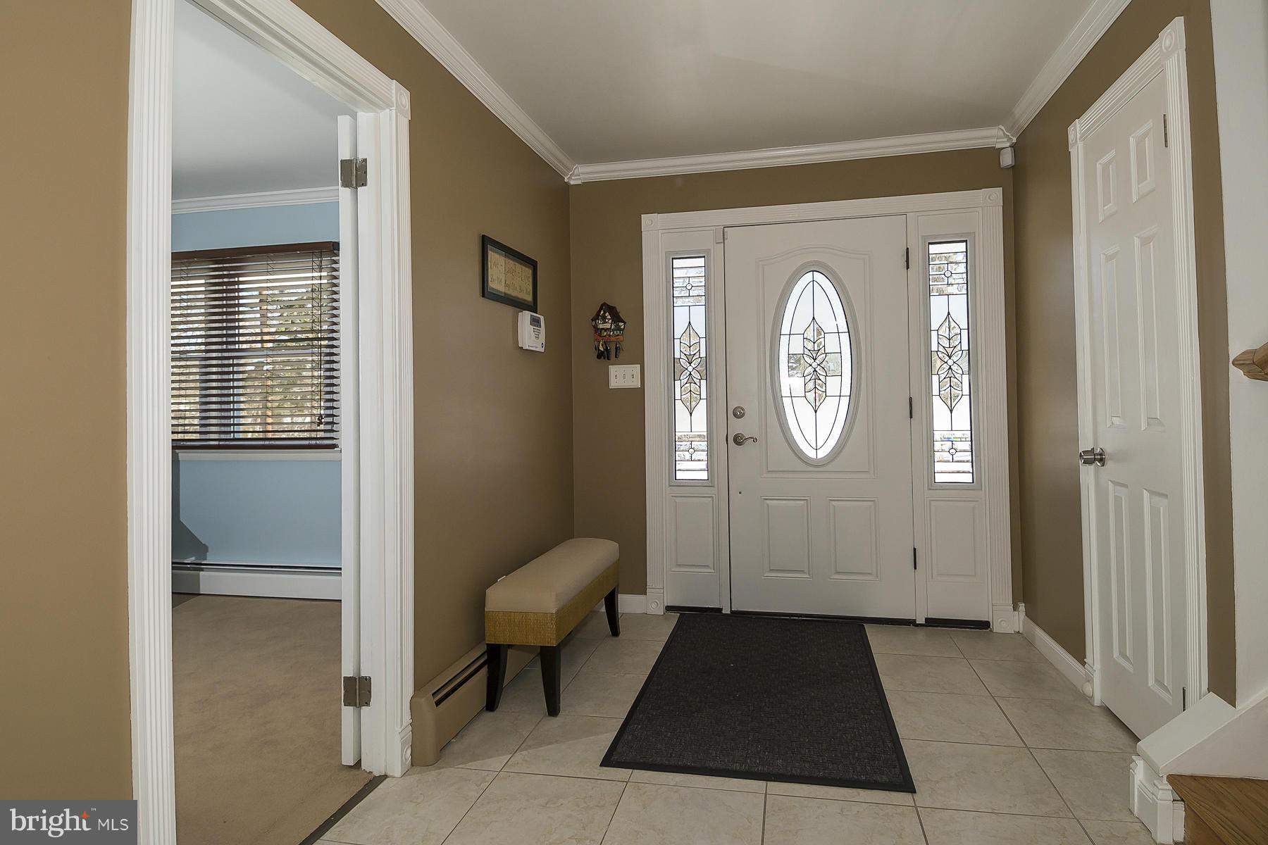 12 Holly Road Pasadena, MD 21122 - Photo 6 of 30 Interior (General)