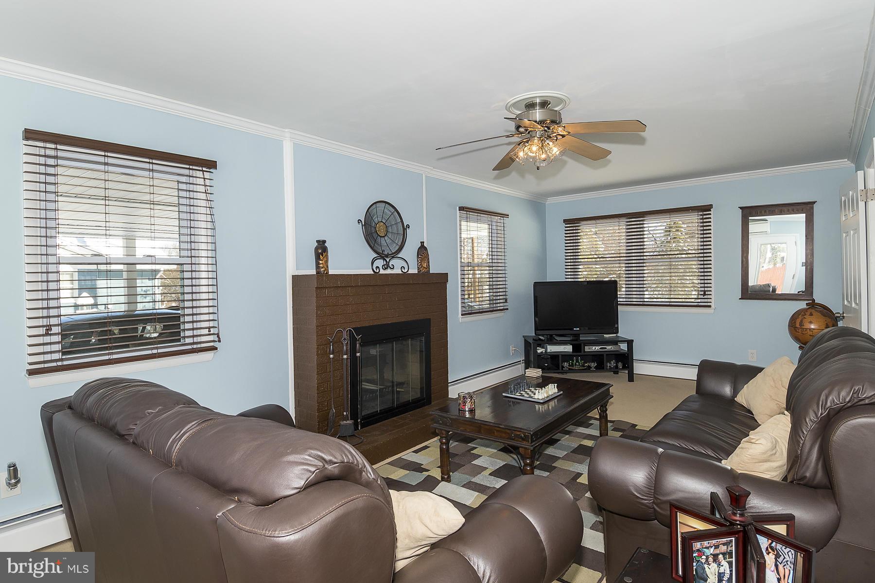 12 Holly Road Pasadena, MD 21122 - Photo 7 of 30 Family Room