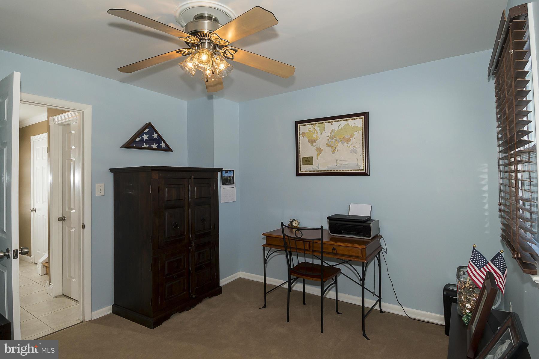 12 Holly Road Pasadena, MD 21122 - Photo 10 of 30 Family Room