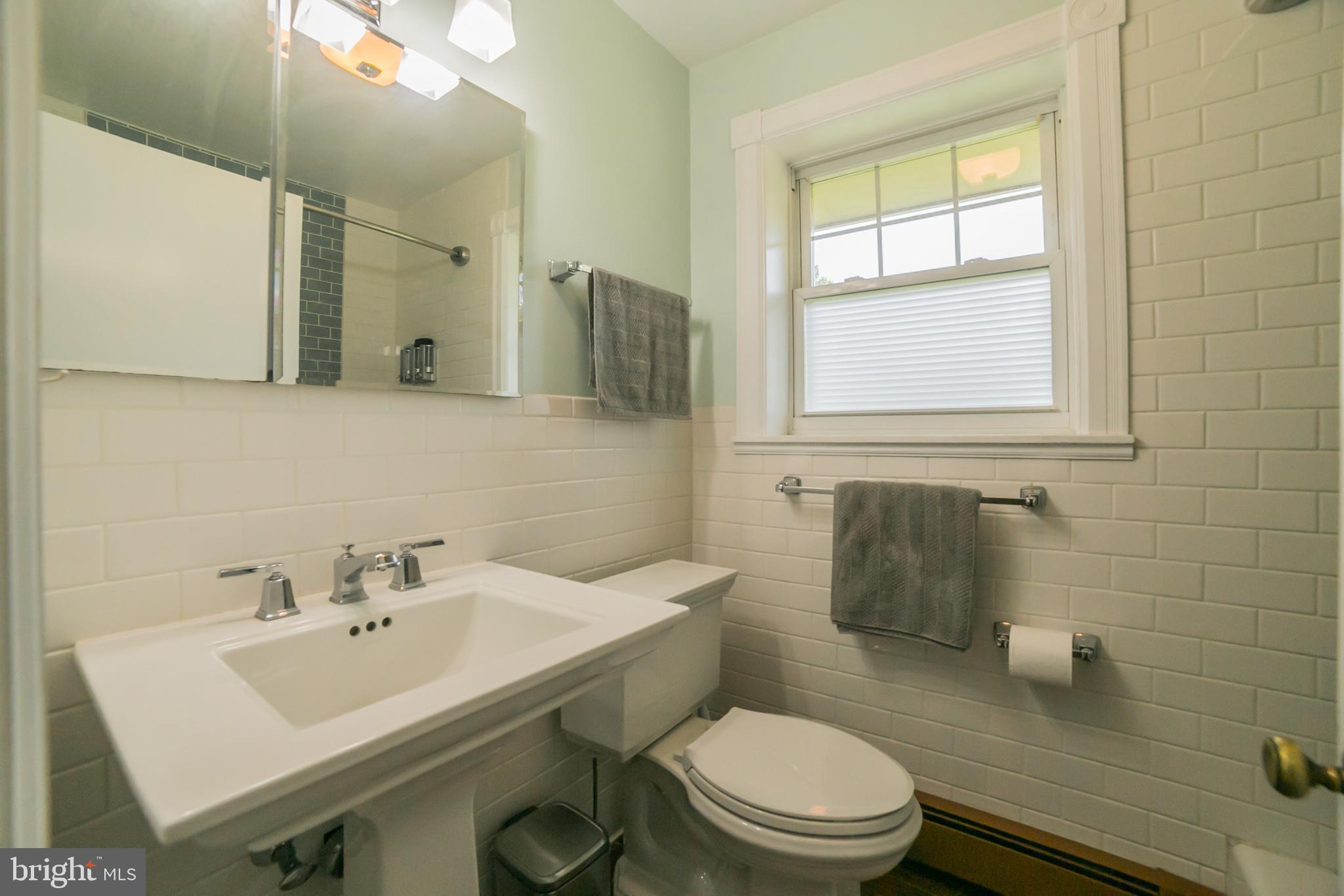 2016 Bethel Road Lansdale, PA 19446 - Photo 21 of 30 Hall Bath