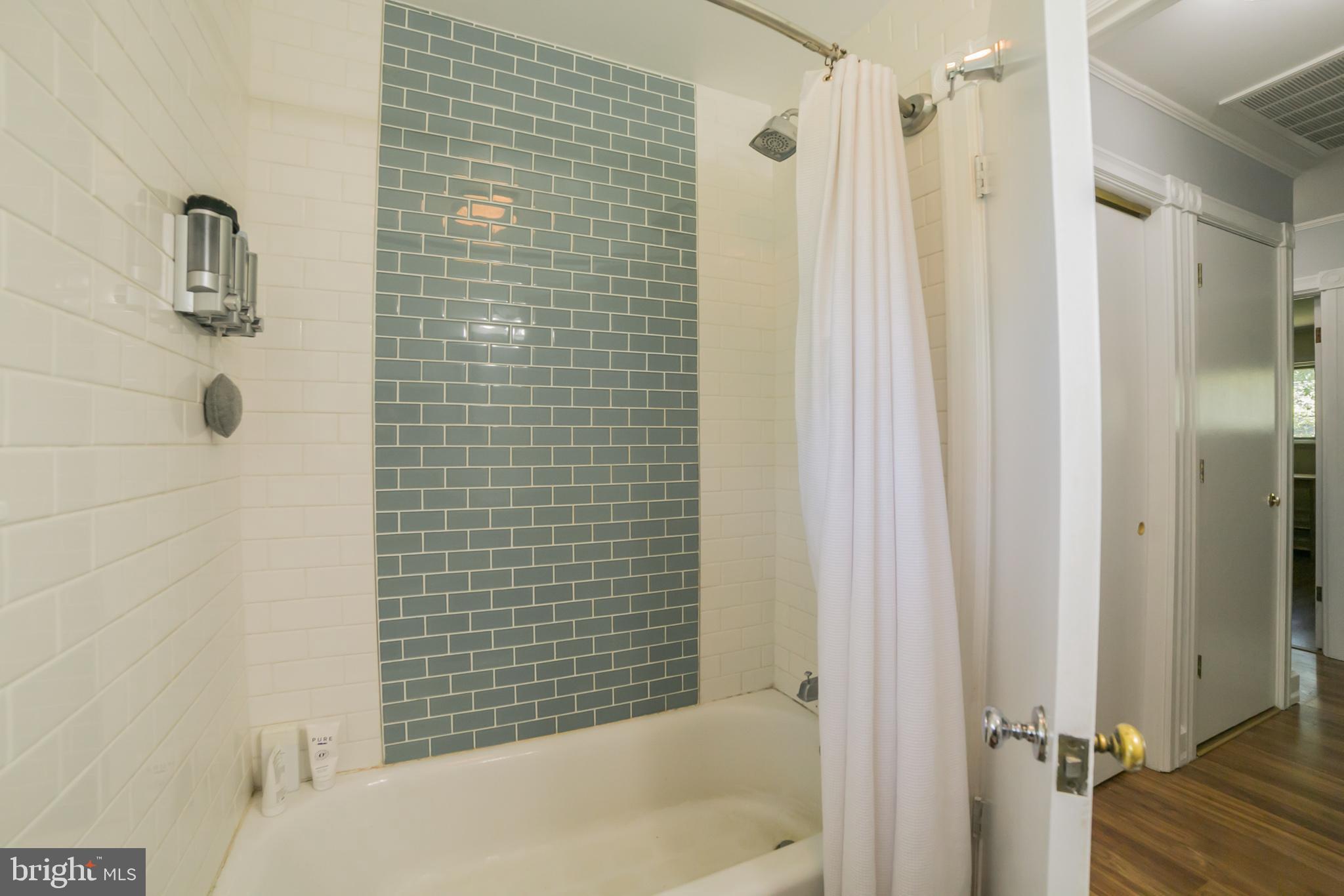 2016 Bethel Road Lansdale, PA 19446 - Photo 22 of 30 Hall Bath