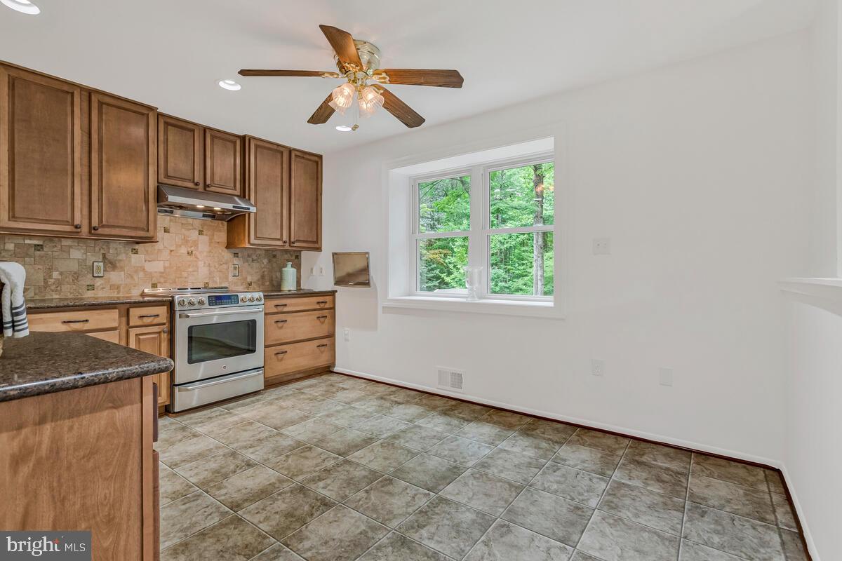 9638 Ridge View Drive North Beach, MD 20714 - Photo 12 of 53 Place your kitchen table here