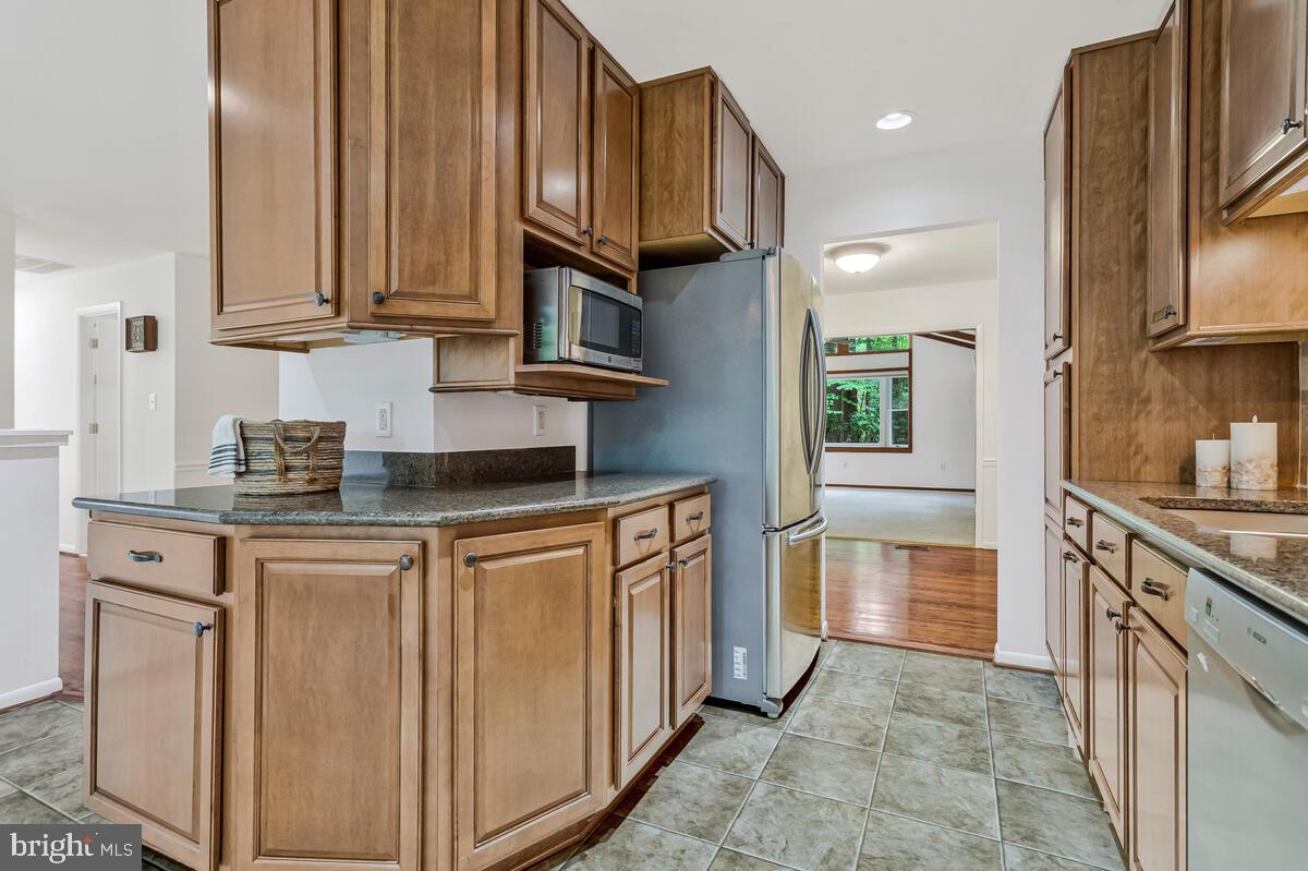 9638 Ridge View Drive North Beach, MD 20714 - Photo 8 of 53