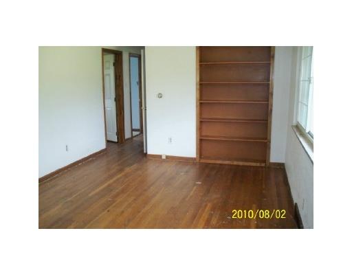 1276 Sugar Hollow Road Apollo, PA 15613 - Photo 3 of 5 Living Room.