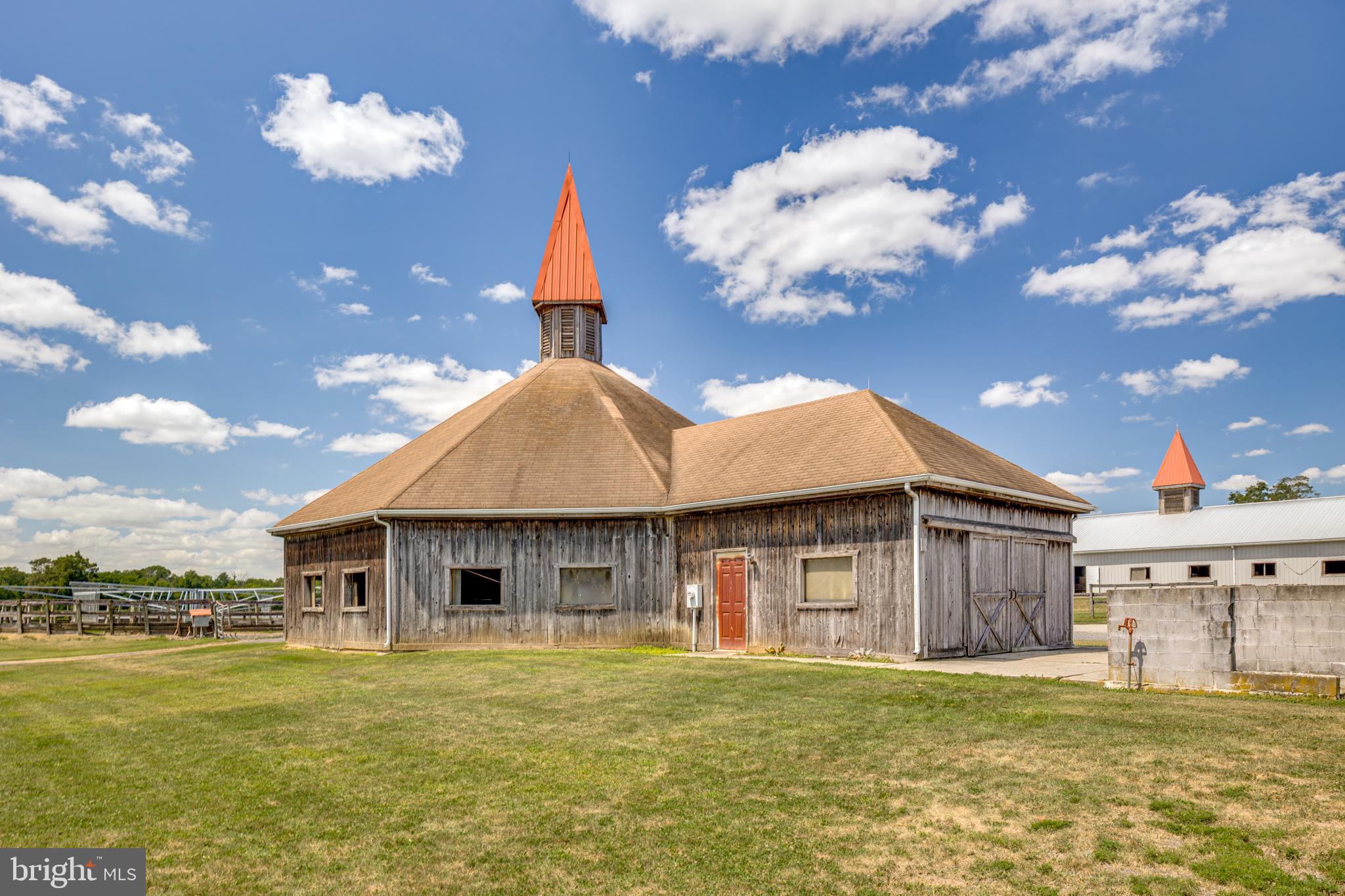 199 Bordentown Georgetown Road Chesterfield, NJ 08515 - Photo 33 of 47 a front view of a house with a garden