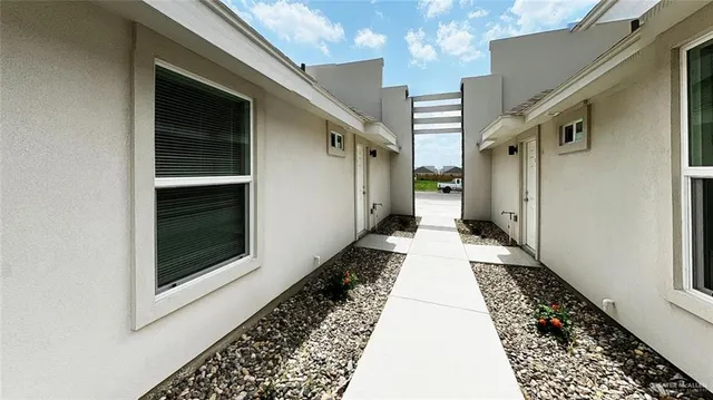 $975 | 3815 Las Vistas Lane, Unit 1, Weslaco, TX 78596