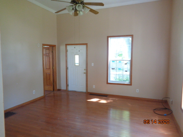 908 North Main Street Rochelle, IL 61068 - Photo 4 of 10 Gallery Image 4