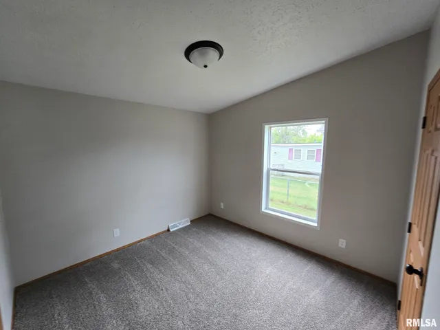 $150,000 | 740 Broadway Street, Hamilton, IL 62341