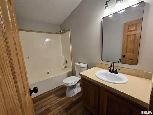 $150,000 | 740 Broadway Street, Hamilton, IL 62341