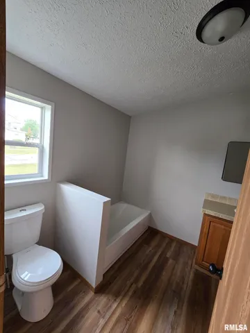 $150,000 | 740 Broadway Street, Hamilton, IL 62341