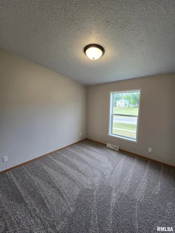 $150,000 | 740 Broadway Street, Hamilton, IL 62341