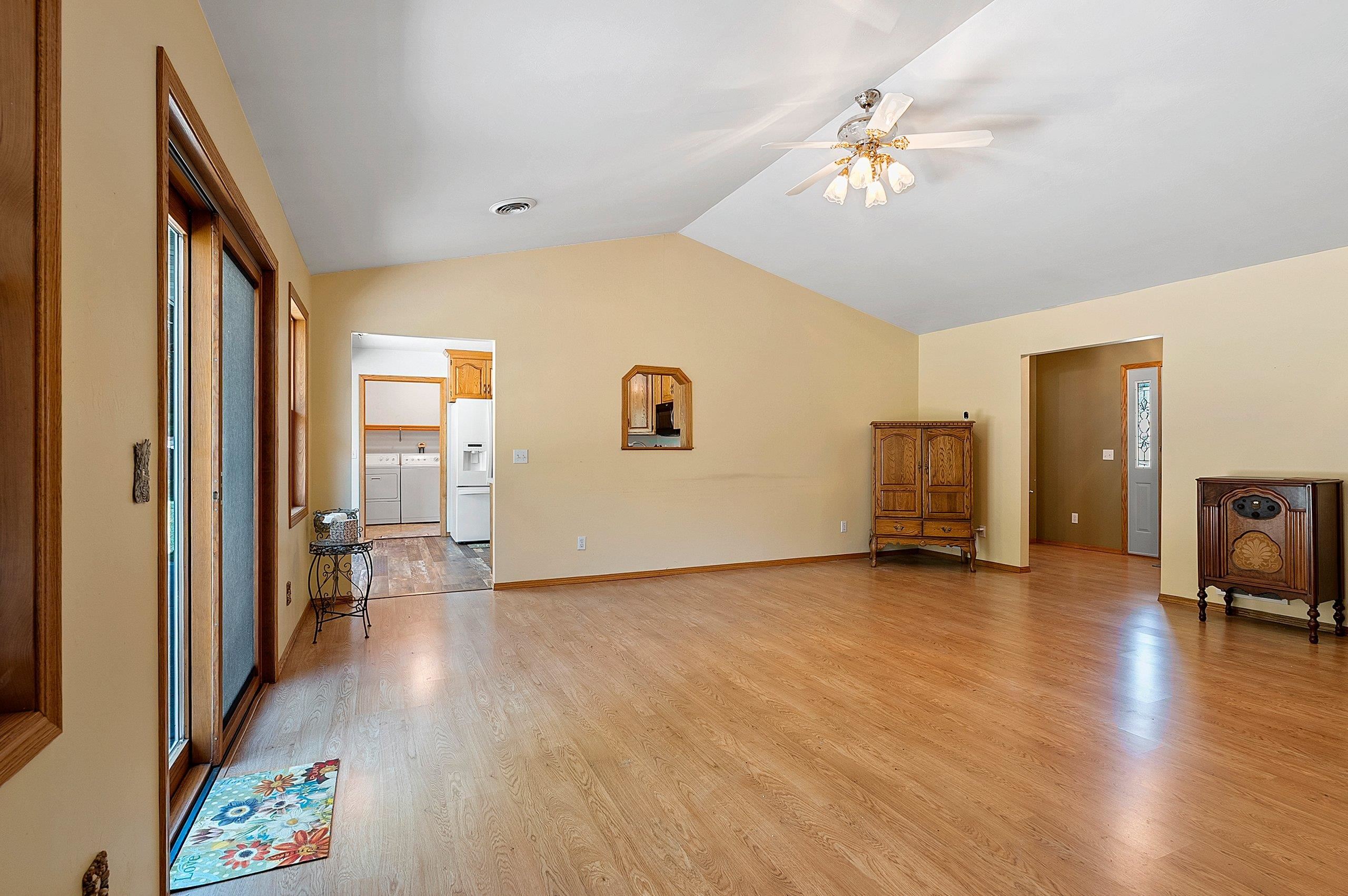 429 Jackson Street Oconto, WI 54153 - Photo 9 of 48