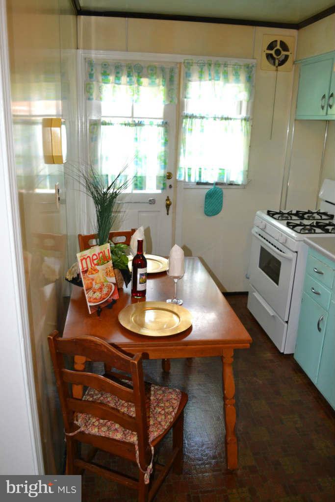 8325 Pleasant Plains Road Baltimore, MD 21286 - Photo 11 of 21 Kitchen