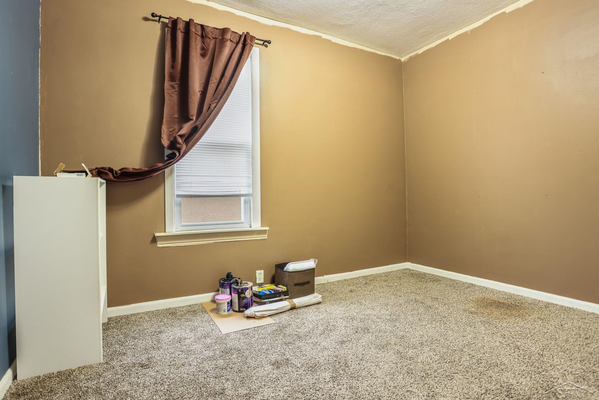 415 North Hampton Street Bay City, MI 48708 - Photo 12 of 23 50099038-11.JPG