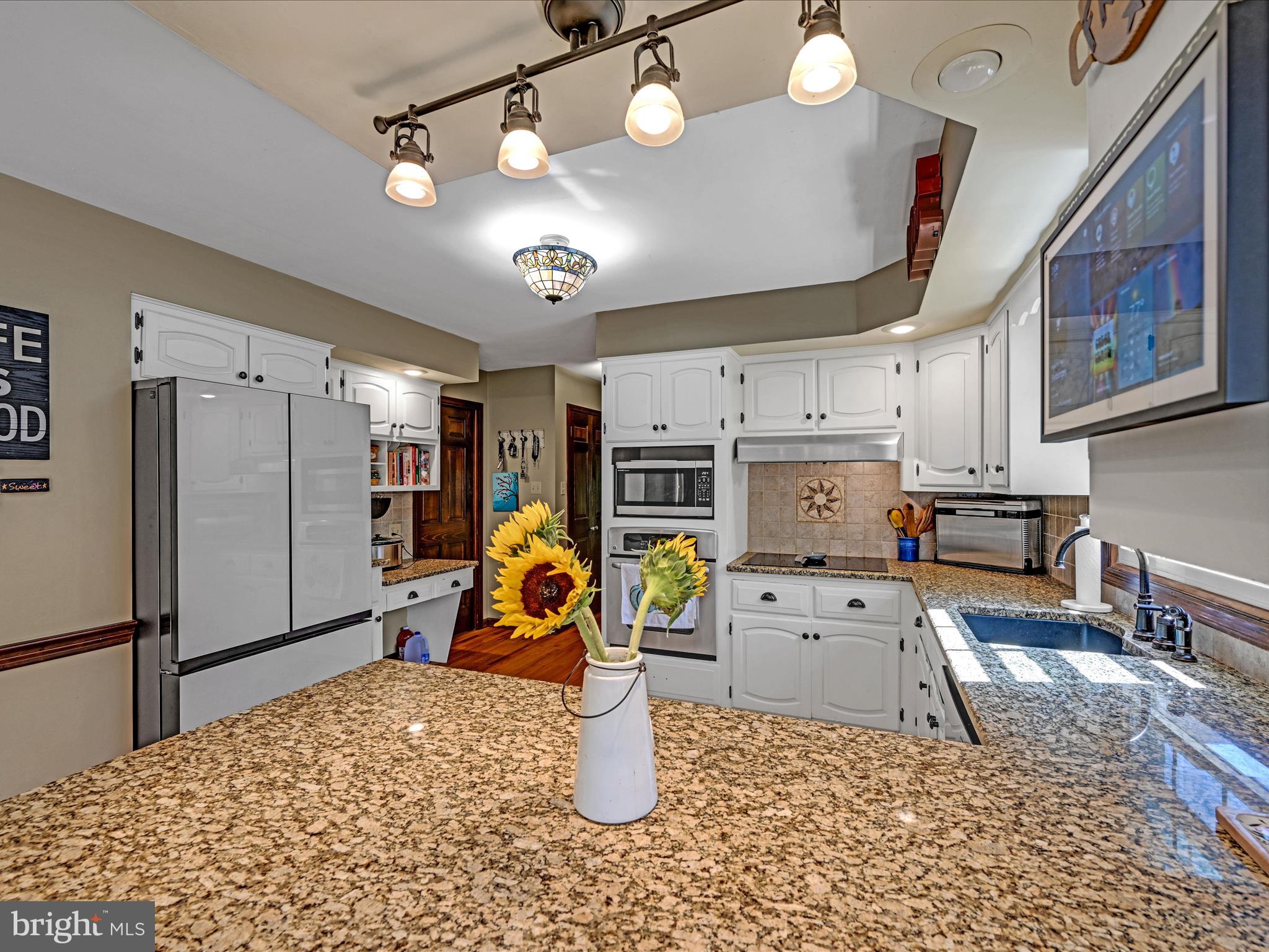 1470 Coventry Road Allentown, PA 18104 - Photo 12 of 43 Kitchen