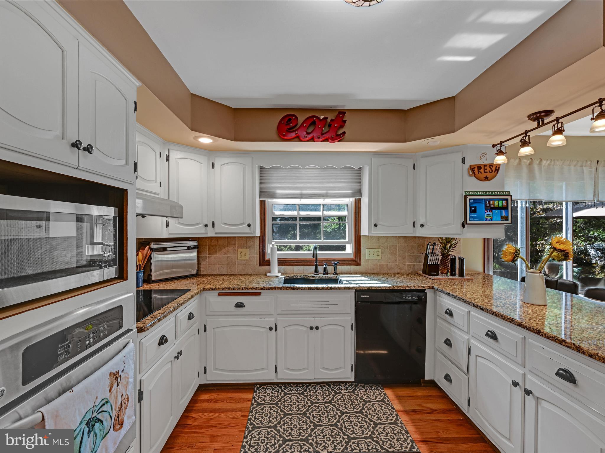 1470 Coventry Road Allentown, PA 18104 - Photo 15 of 43 Kitchen