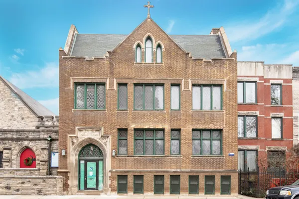 $2,295 | 621 West Belmont Avenue, Unit 102, Chicago, IL 60657