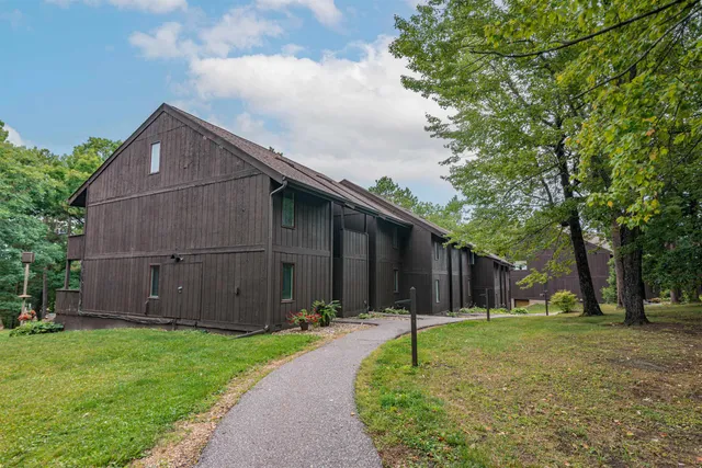 $185,000 | 8 Elm Trail, Wisconsin Dells, WI 53965