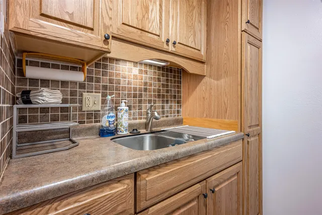 $185,000 | 8 Elm Trail, Wisconsin Dells, WI 53965