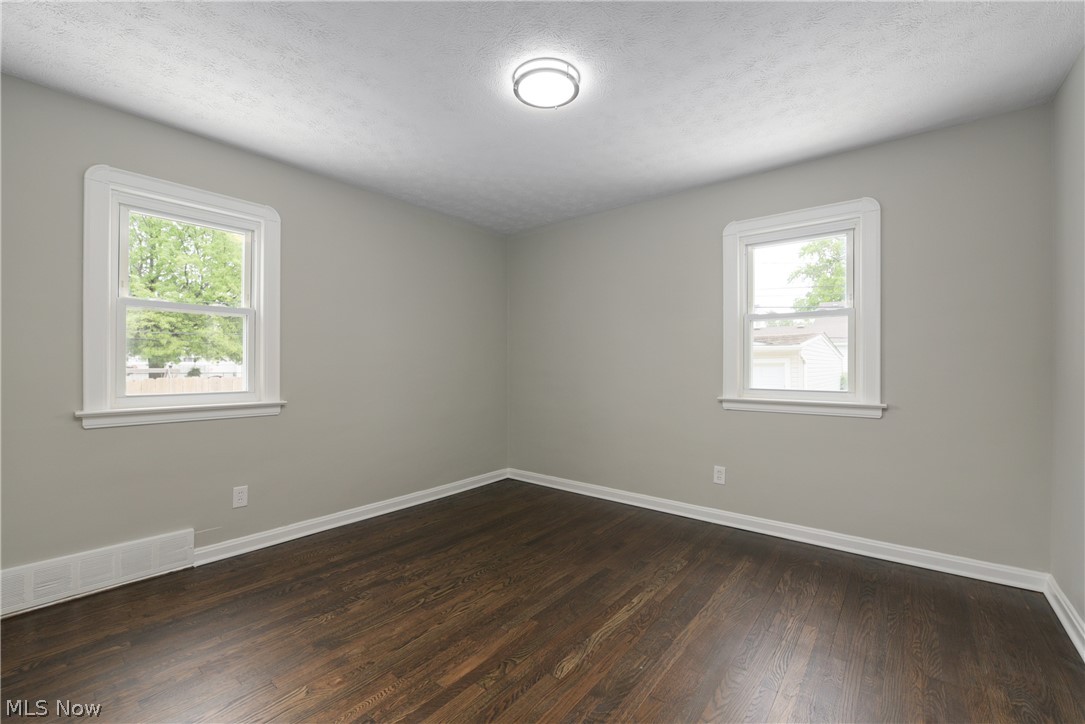 6313 Ackley Road Parma, OH 44129 - Photo 18 of 35 Gallery Image 18