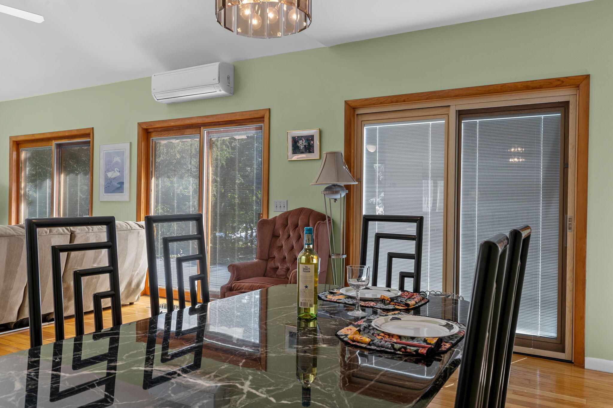 25 Twin Rocks Drive Eastham, MA 02642 - Photo 17 of 61 a living room with furniture