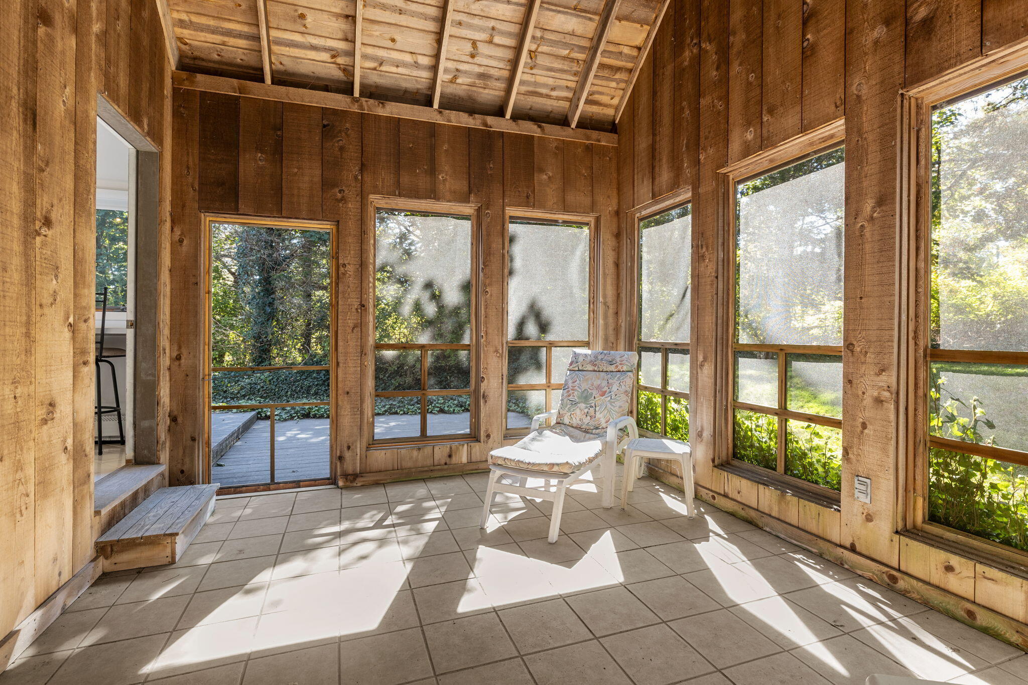 25 Twin Rocks Drive Eastham, MA 02642 - Photo 26 of 61 a living room filled with furniture