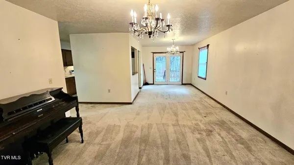 $190,000 | 323 6th Street Northwest, Coeburn, VA 24230