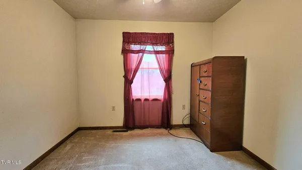 $190,000 | 323 6th Street Northwest, Coeburn, VA 24230