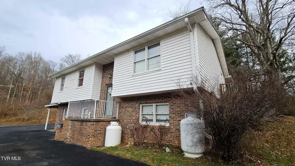 $190,000 | 323 6th Street Northwest, Coeburn, VA 24230