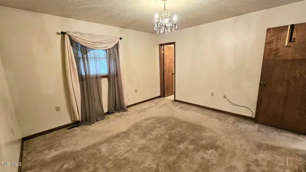 $190,000 | 323 6th Street Northwest, Coeburn, VA 24230