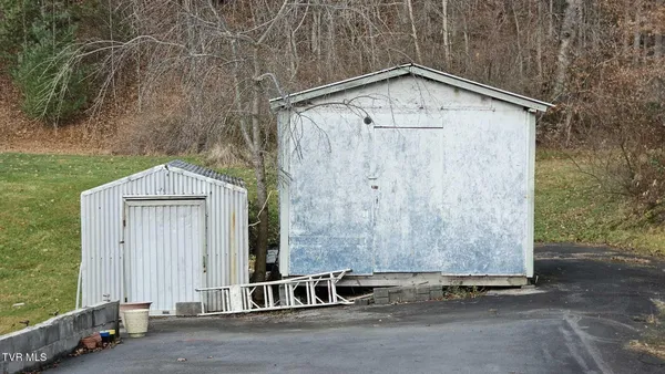 $190,000 | 323 6th Street Northwest, Coeburn, VA 24230