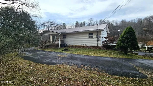 $190,000 | 323 6th Street Northwest, Coeburn, VA 24230