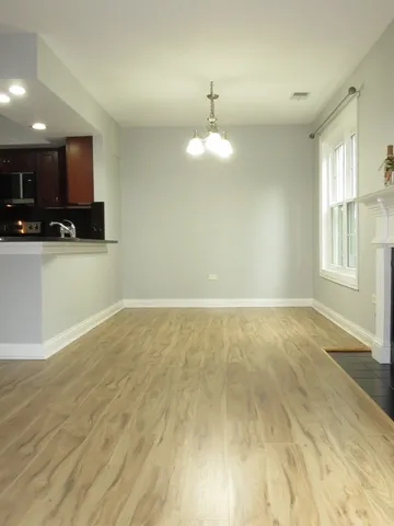 $2,400 | 43 Foxcroft Road, Unit 115, Naperville, IL 60565