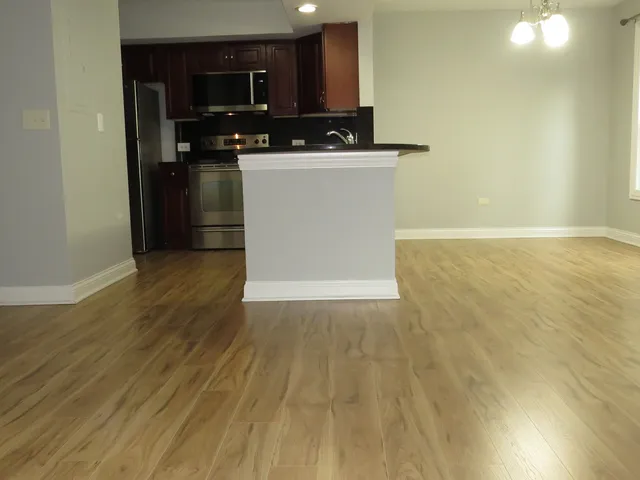 $2,400 | 43 Foxcroft Road, Unit 115, Naperville, IL 60565