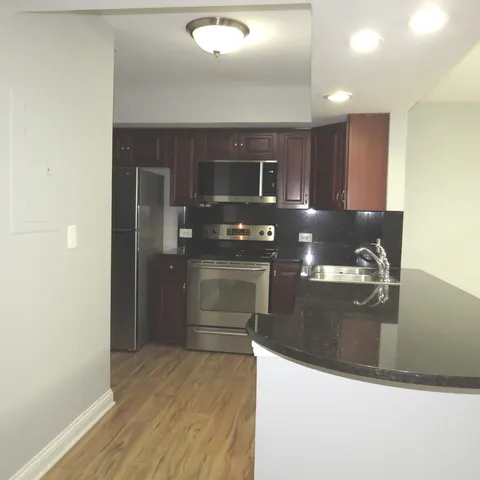 $2,400 | 43 Foxcroft Road, Unit 115, Naperville, IL 60565