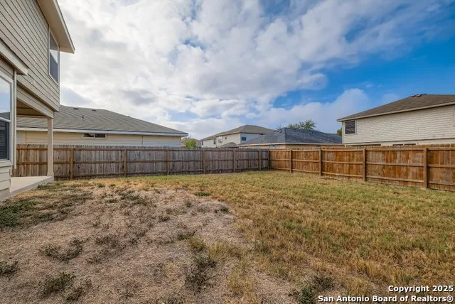 $1,745 | 9034 Barkwood, Universal City, TX 78148