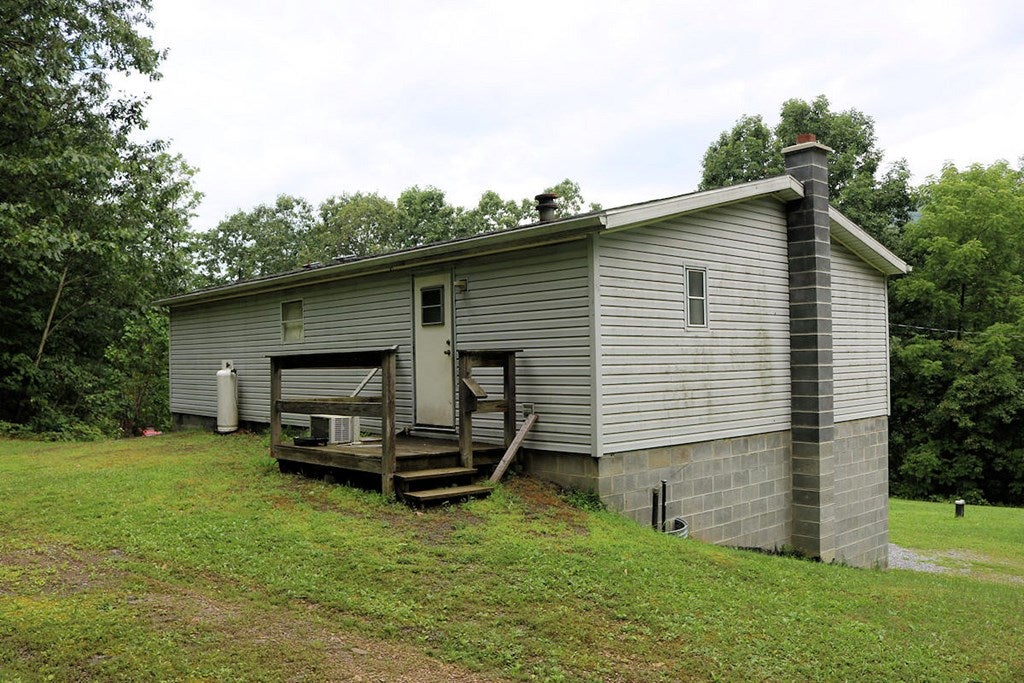 19461 Monroe Valley Road Three Springs, PA 17264 - Photo 3 of 23 Gallery Image 3