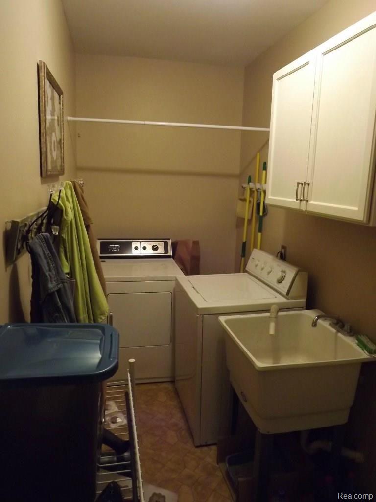 2099 Highsplint Drive Rochester, MI 48307 - Photo 12 of 14 Laundry Room.jpg