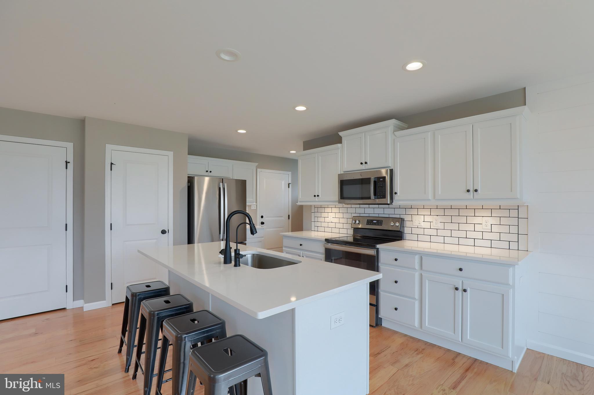6 Stoneway Path Lancaster, PA 17602 - Photo 5 of 41 Gallery Image 5