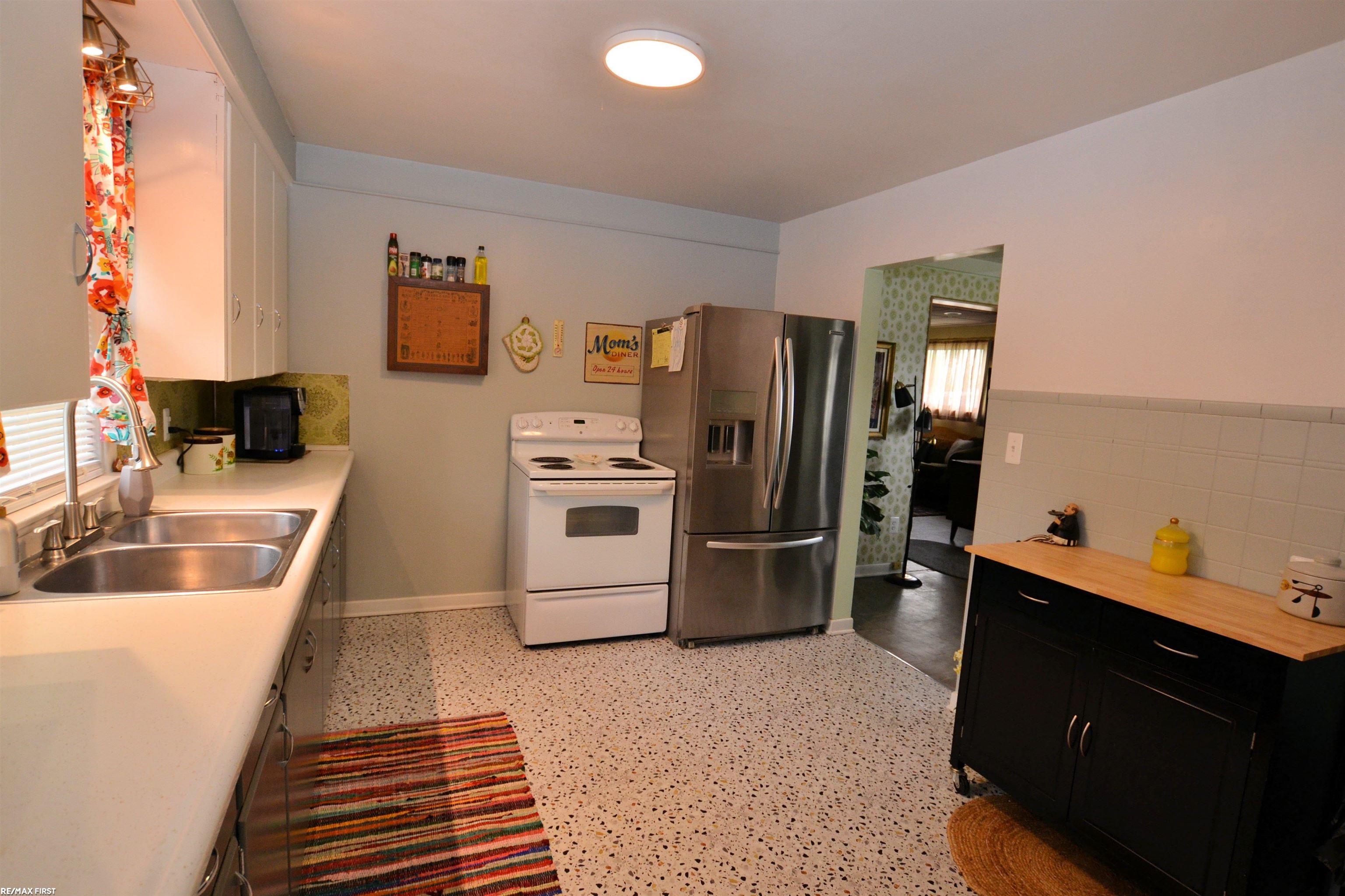 53580 Chesterfield Road New Baltimore, MI 48051 - Photo 8 of 20 50109167-7.JPG
