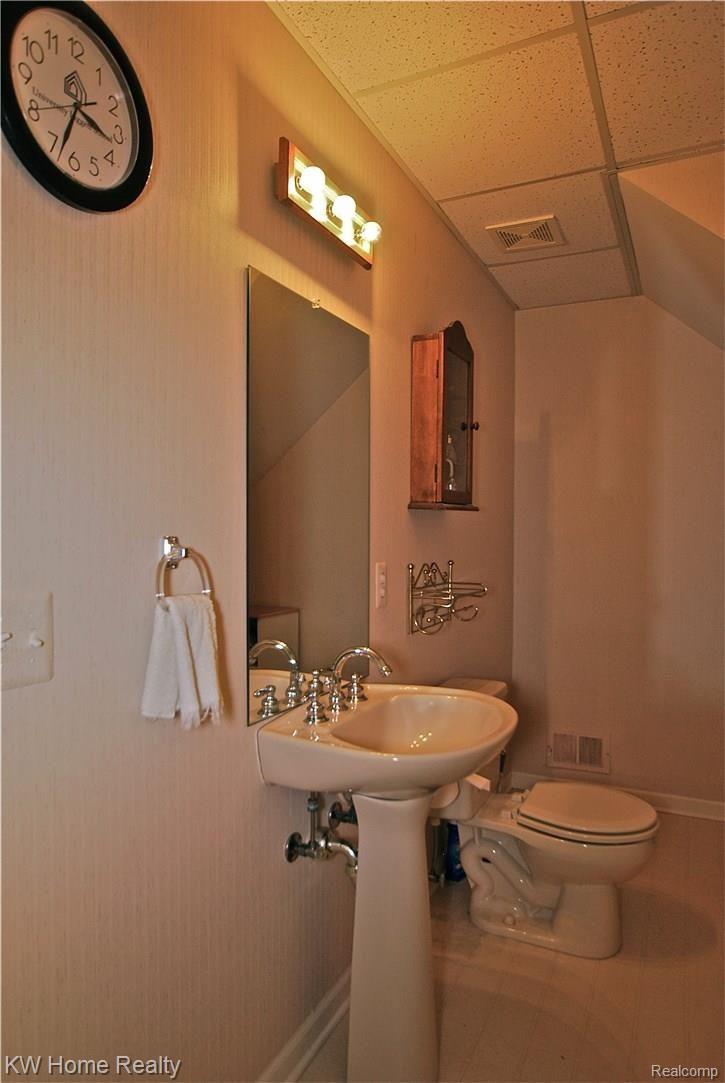 4321 Blood Road Metamora, MI 48455 - Photo 91 of 92 Blood Rd LLPowderRm.jpg