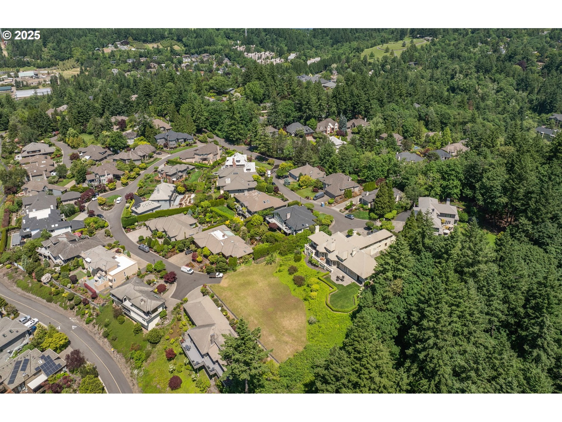 Ascot Court Portland, OR 97225 - Photo 7 of 12 a view of a city