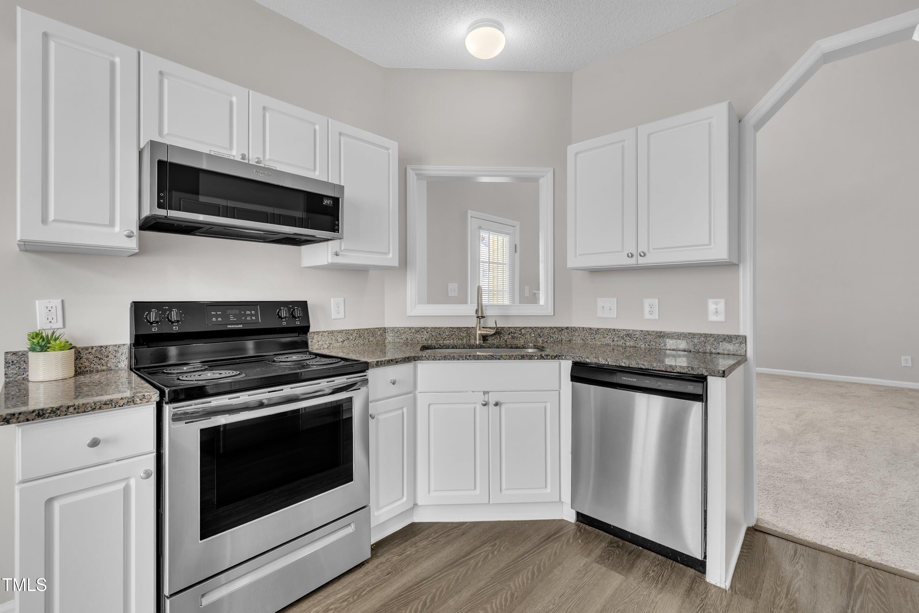 2020 Cartier Ruby Lane Raleigh, NC 27610 - Photo 13 of 36 13-2020 Cartier Ruby Ln-17