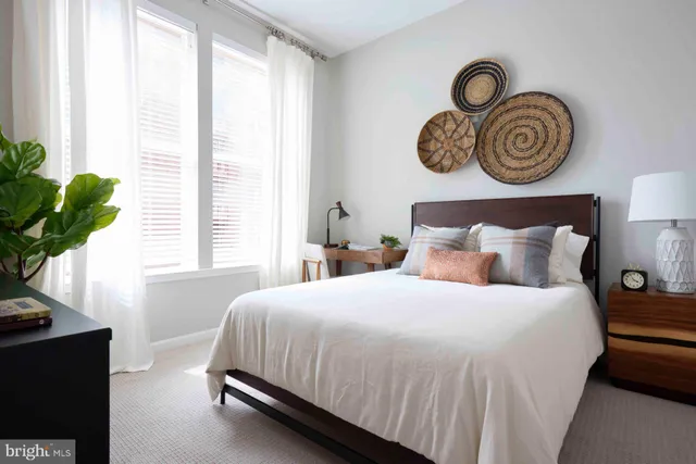 $4,554 | 8525 Chevy Chase Lake Terrace, Unit BARRETT 350/VARIES, Chevy Chase, MD 20815