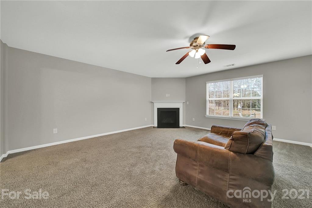 4912 McClure Road Charlotte, NC 28216 - Photo 11 of 48