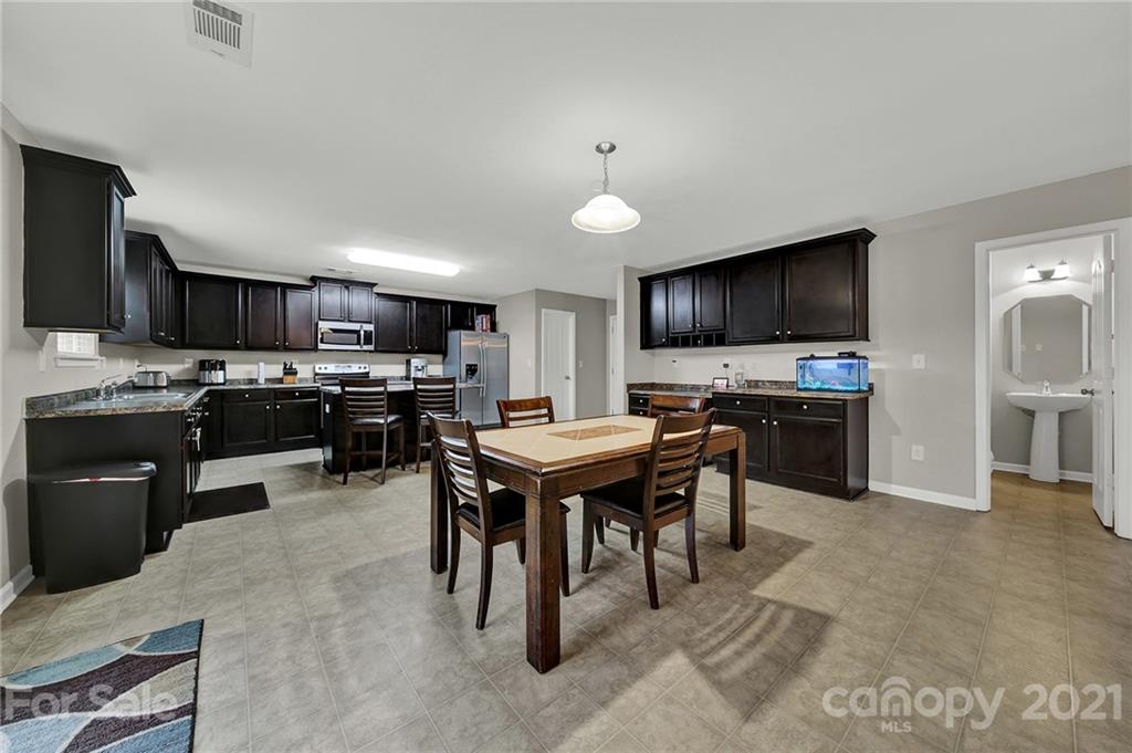 4912 McClure Road Charlotte, NC 28216 - Photo 14 of 48