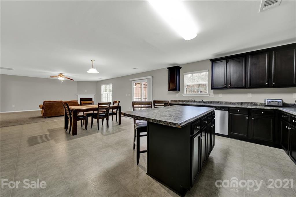 4912 McClure Road Charlotte, NC 28216 - Photo 20 of 48
