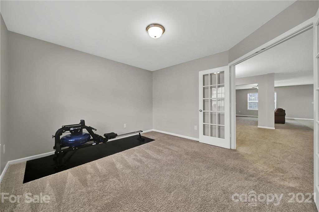 4912 McClure Road Charlotte, NC 28216 - Photo 6 of 48
