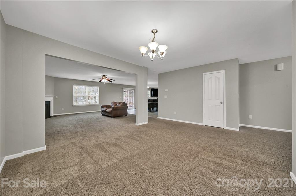 4912 McClure Road Charlotte, NC 28216 - Photo 9 of 48
