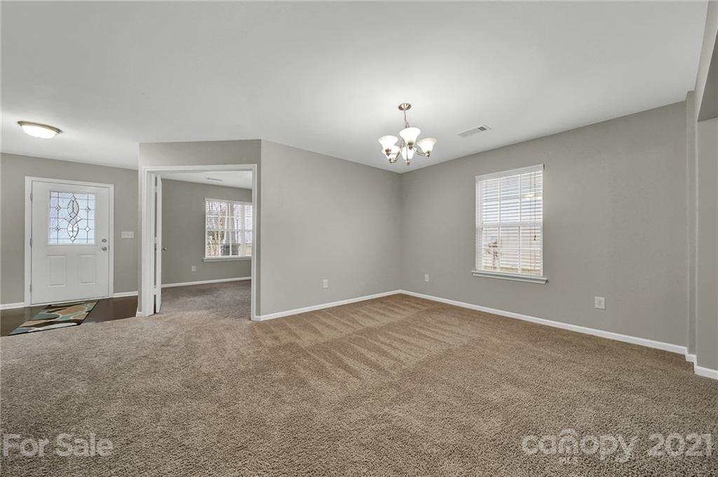 4912 McClure Road Charlotte, NC 28216 - Photo 10 of 48